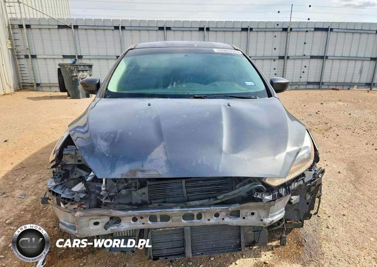 2018 Ford Focus Se VIN:1FADP3FE9JL284803 - 5