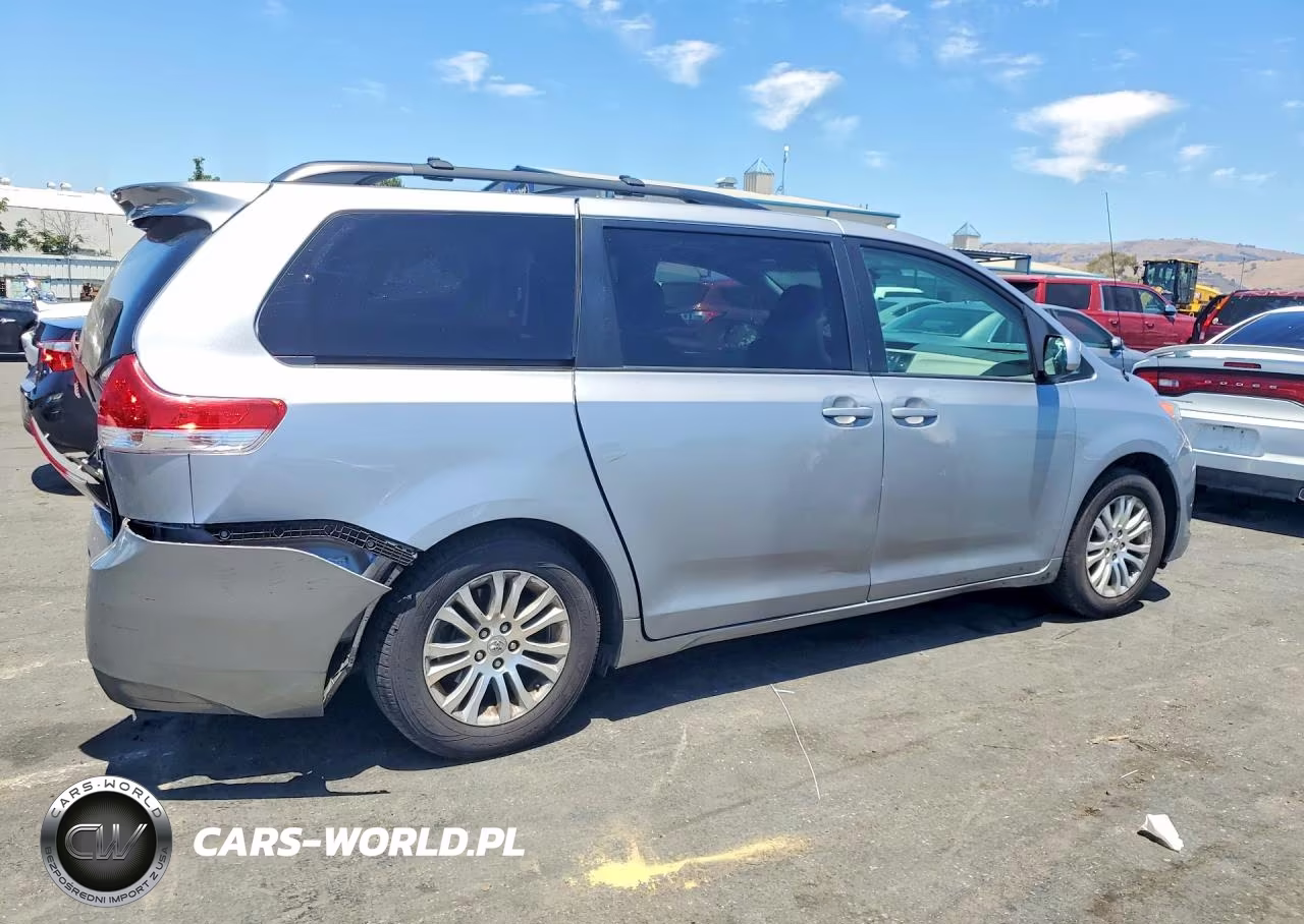 2012 Toyota Sienna Xle 8-Passenger VIN:5TDYK3DC2CS276068 - 3