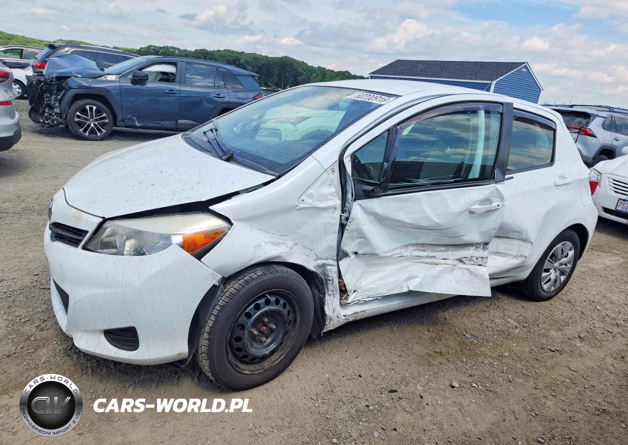 2012 Toyota Yaris 5-Door L