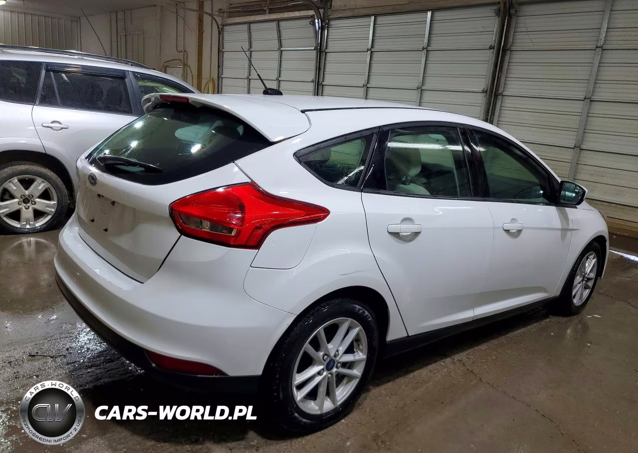 2018 Ford Focus Se VIN:1FADP3K29JL298776 - 3