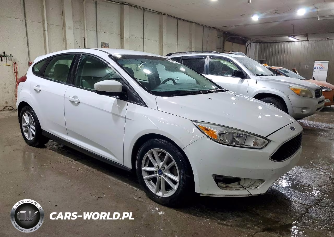 2018 Ford Focus Se VIN:1FADP3K29JL298776 - 4