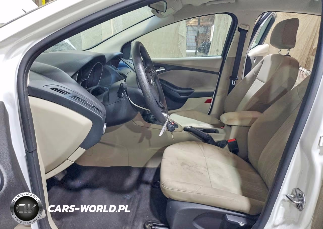 2018 Ford Focus Se VIN:1FADP3K29JL298776 - 7