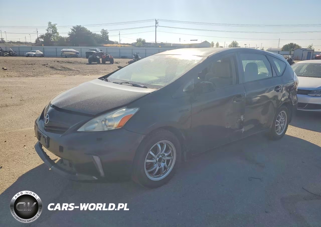 2013 Toyota Prius V Three – zdjęcie 1 z 12
