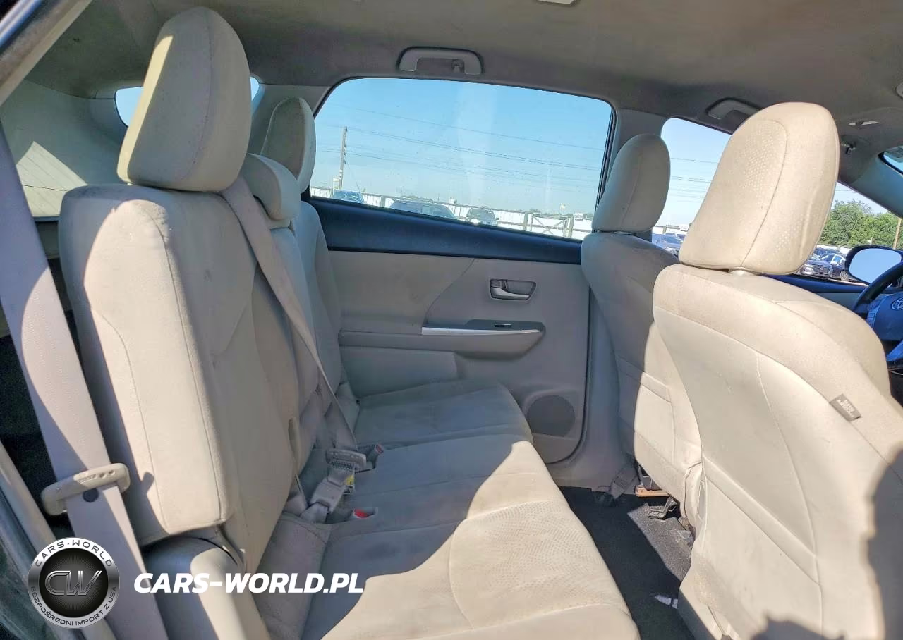 2013 Toyota Prius V Three VIN:JTDZN3EU6D3215912 - 10