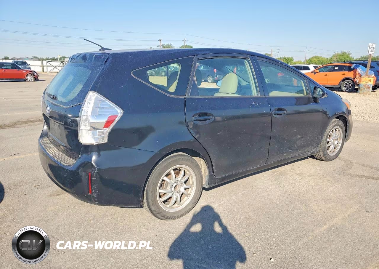2013 Toyota Prius V Three VIN:JTDZN3EU6D3215912 - 3