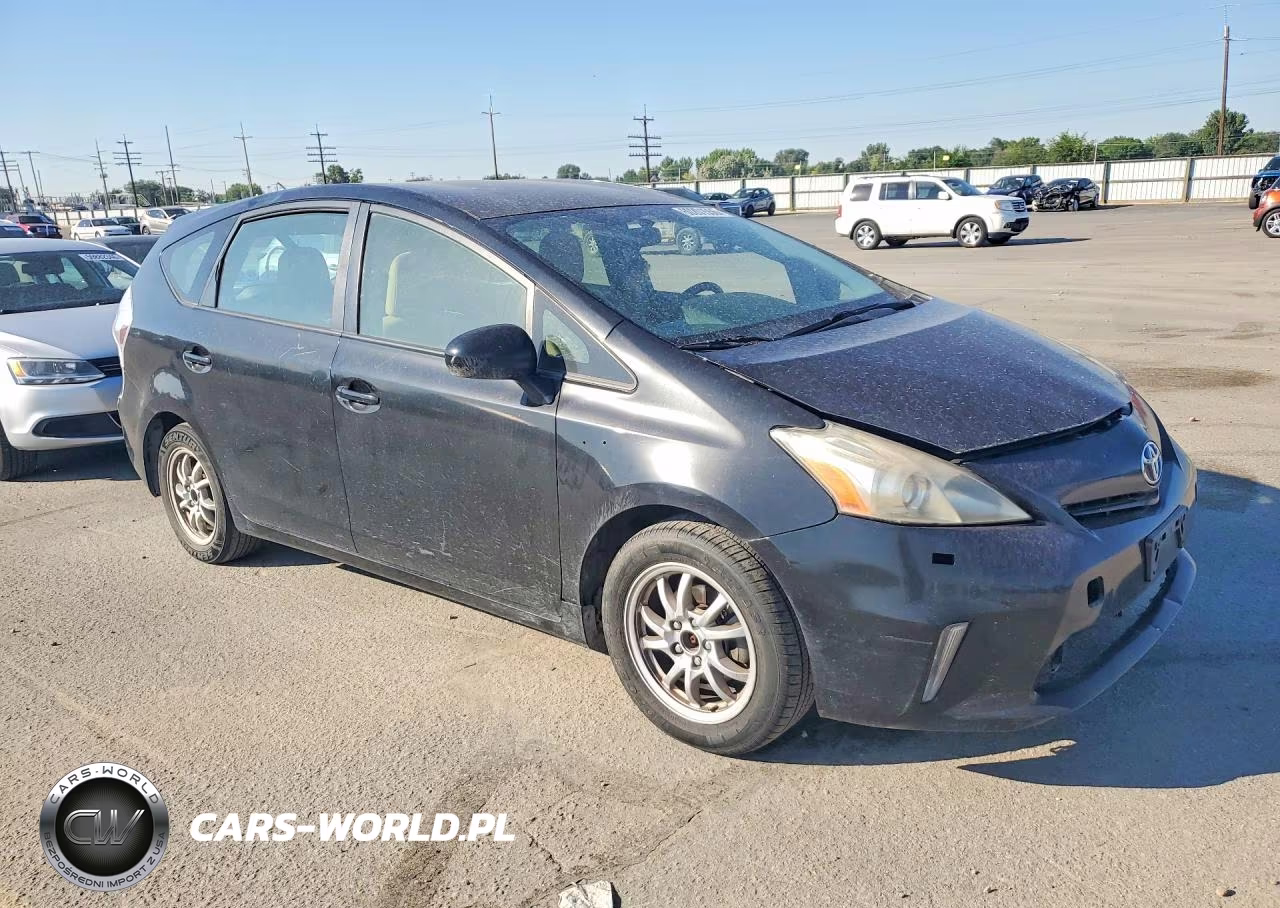 2013 Toyota Prius V Three VIN:JTDZN3EU6D3215912 - 4