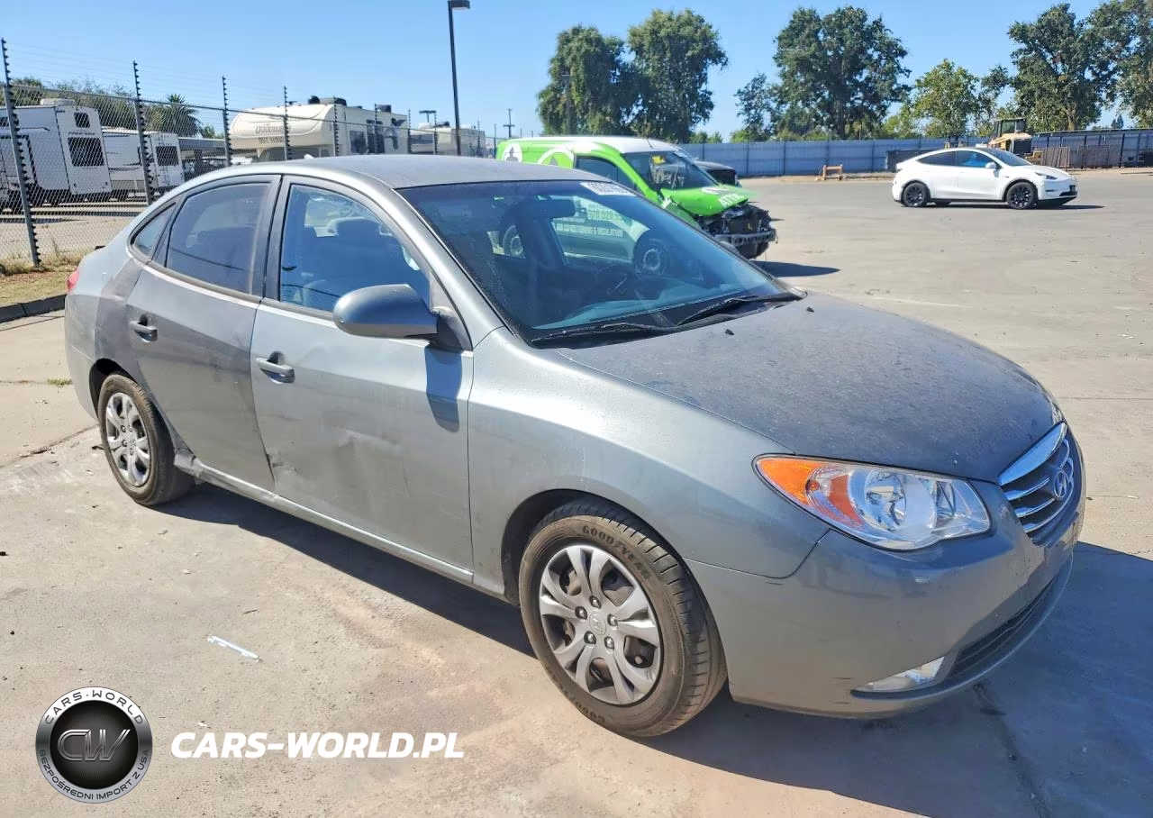 2010 Hyundai Elantra Gls VIN:KMHDU4AD5AU929752 - 4