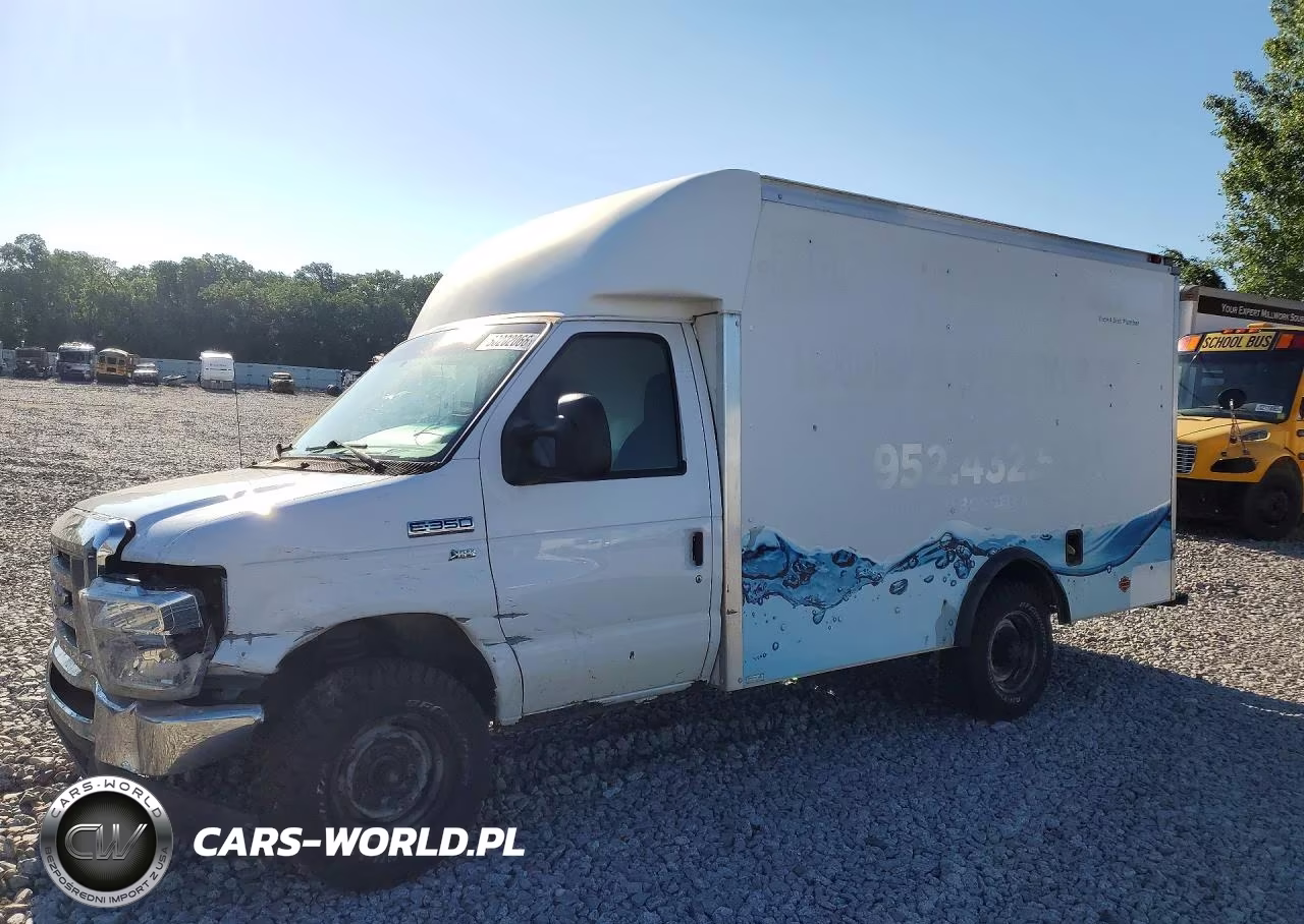 2014 Ford Econoline E350 Super Duty Cutaway Van