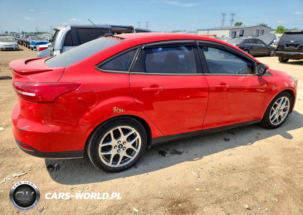 2015 Ford Focus Se VIN:1FADP3F21FL283237 - 3