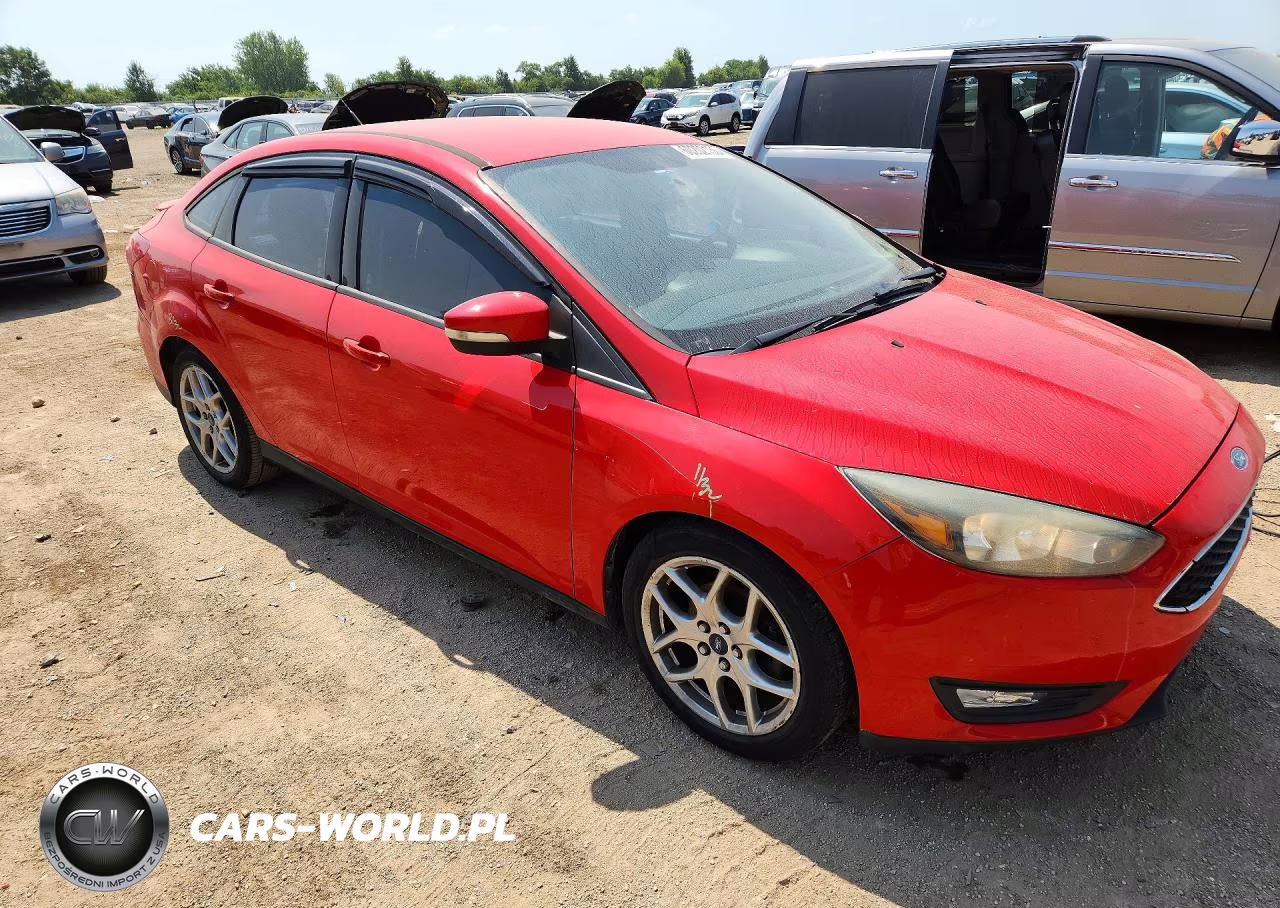 2015 Ford Focus Se VIN:1FADP3F21FL283237 - 4