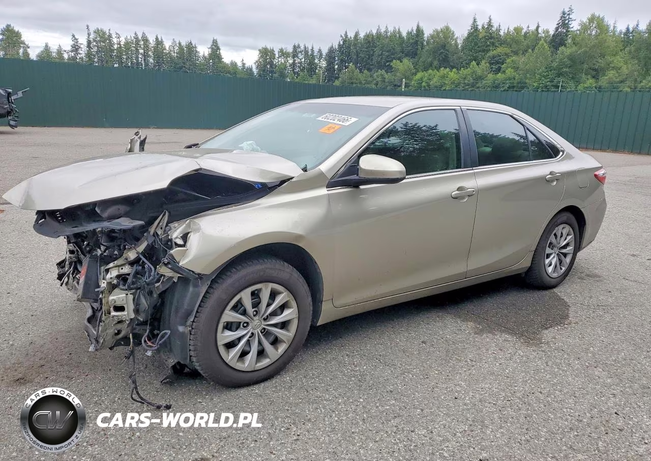 2016 Toyota Camry Le – zdjęcie 1 z 13