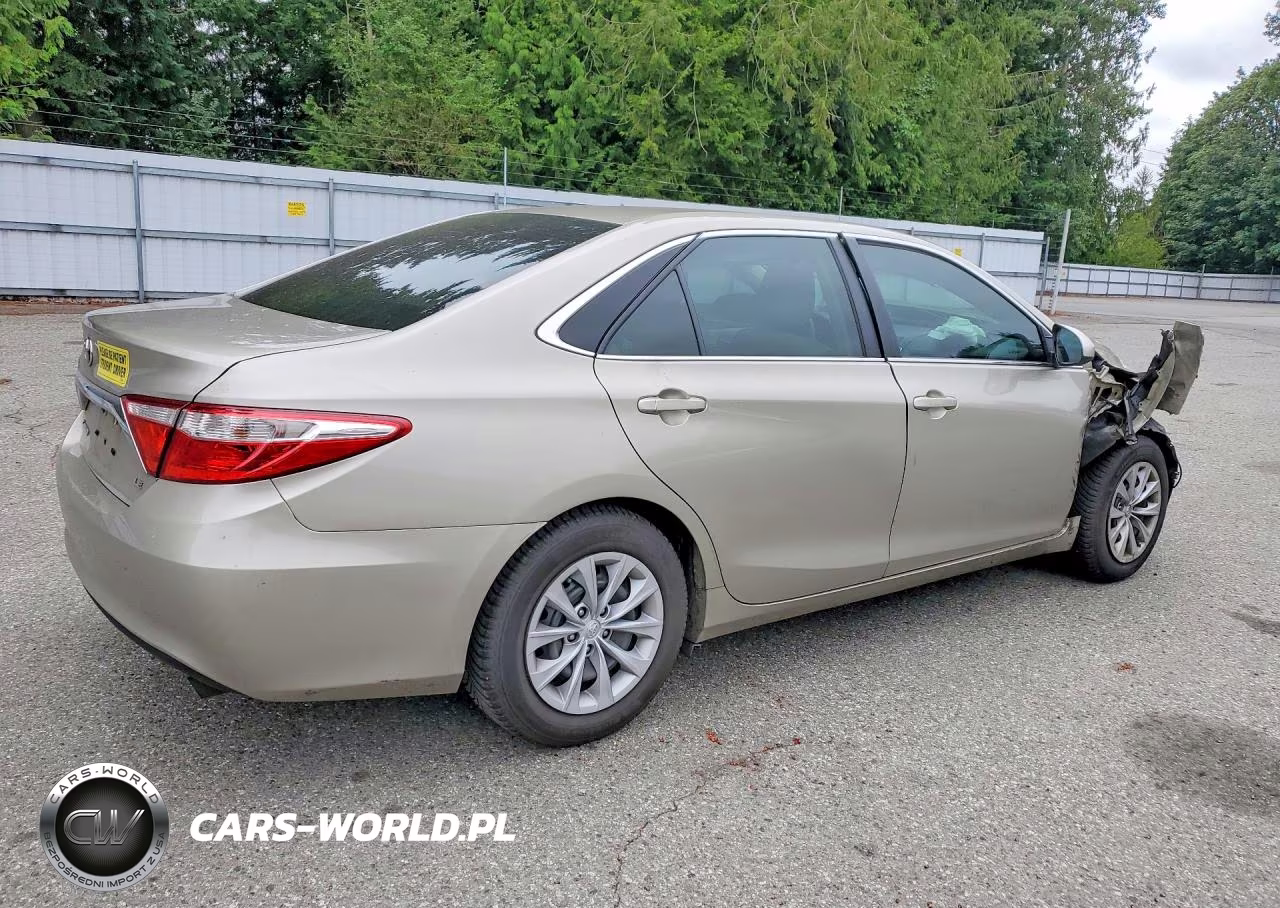 2016 Toyota Camry Le VIN:4T4BF1FK8GR517377 - 3