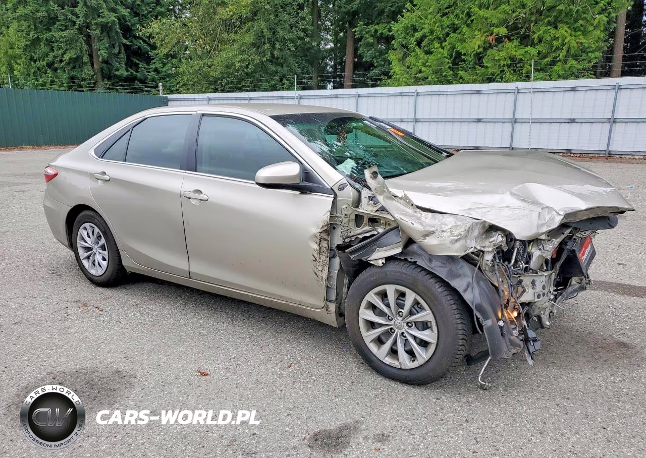 2016 Toyota Camry Le VIN:4T4BF1FK8GR517377 - 4