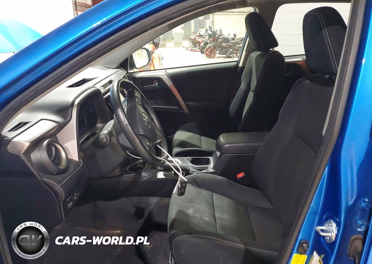 2018 Toyota Rav4 Xle VIN:JTMRFREV2JJ720197 - 7