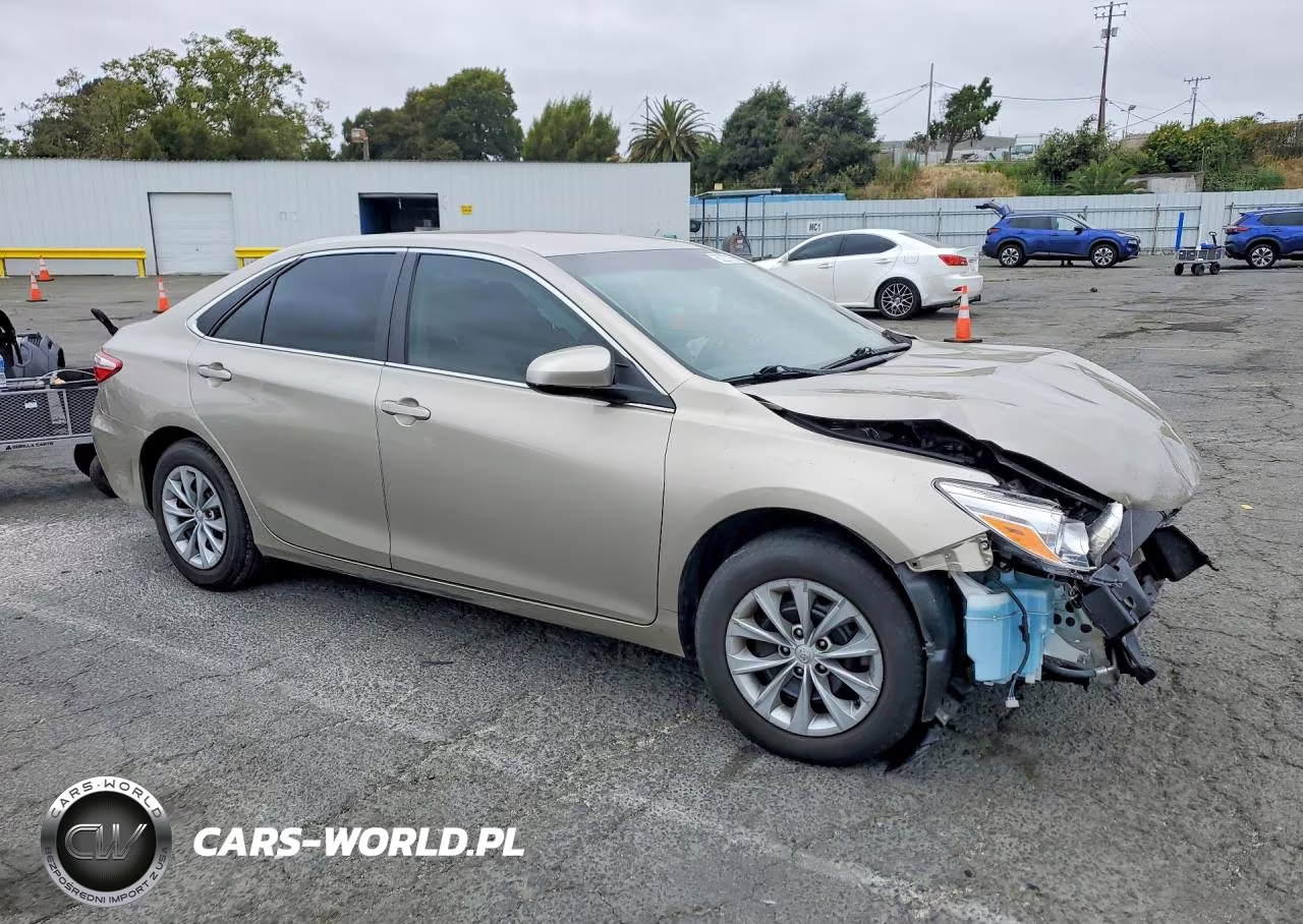 2017 Toyota Camry Le VIN:4T1BF1FK9HU386083 - 4