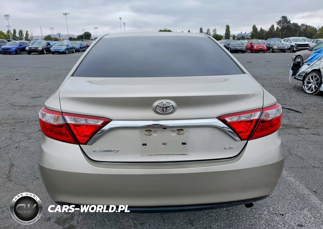 2017 Toyota Camry Le VIN:4T1BF1FK9HU386083 - 6