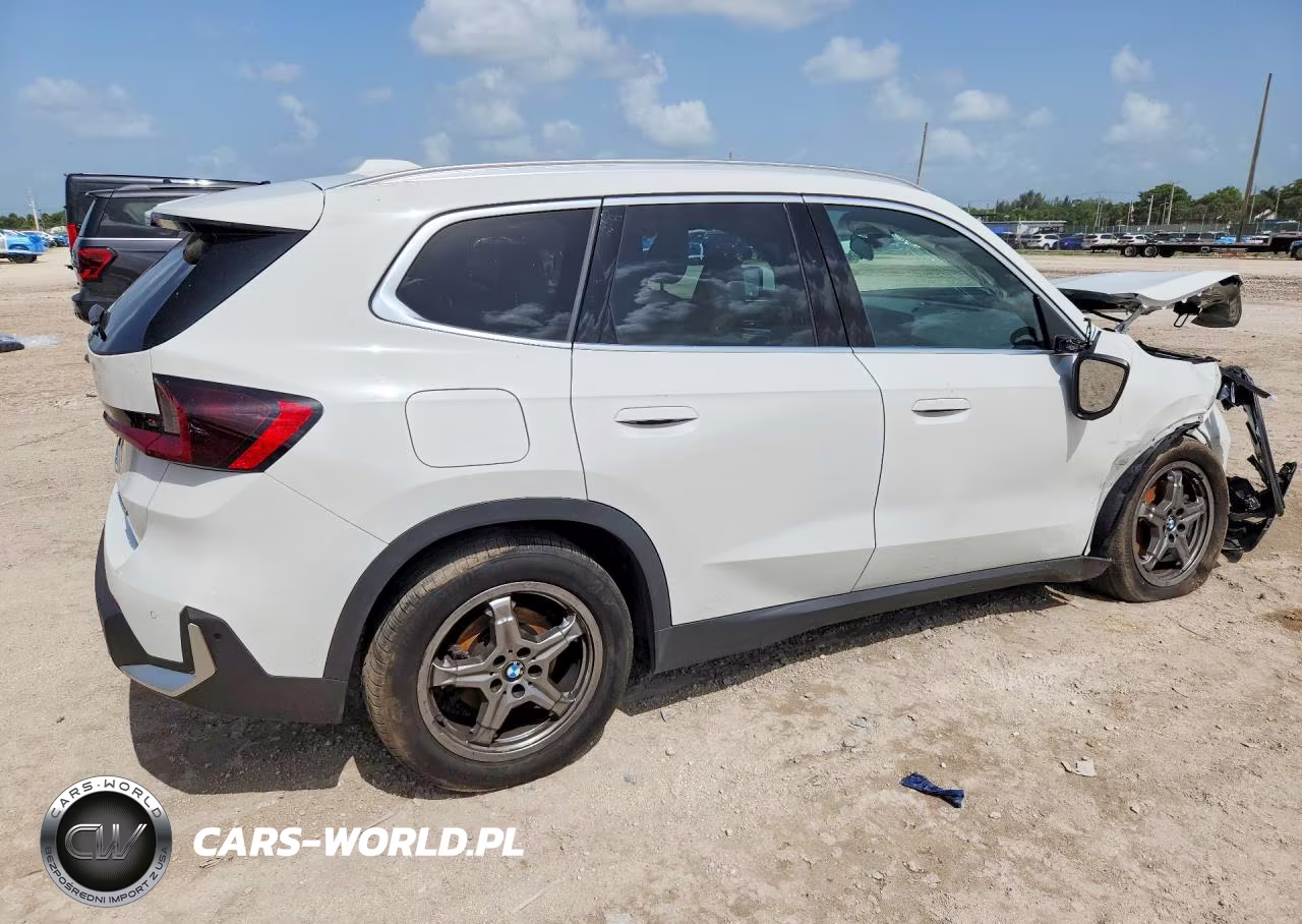 2023 BMW X1 xDrive28I VIN:WBX73EF00P5X03298 - 3