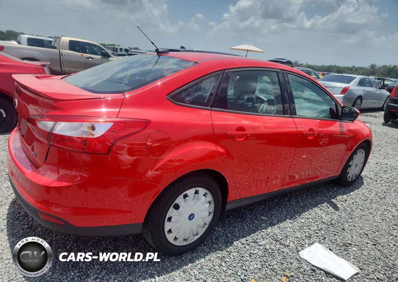 2012 Ford Focus Se VIN:1FAHP3F21CL282568 - 3
