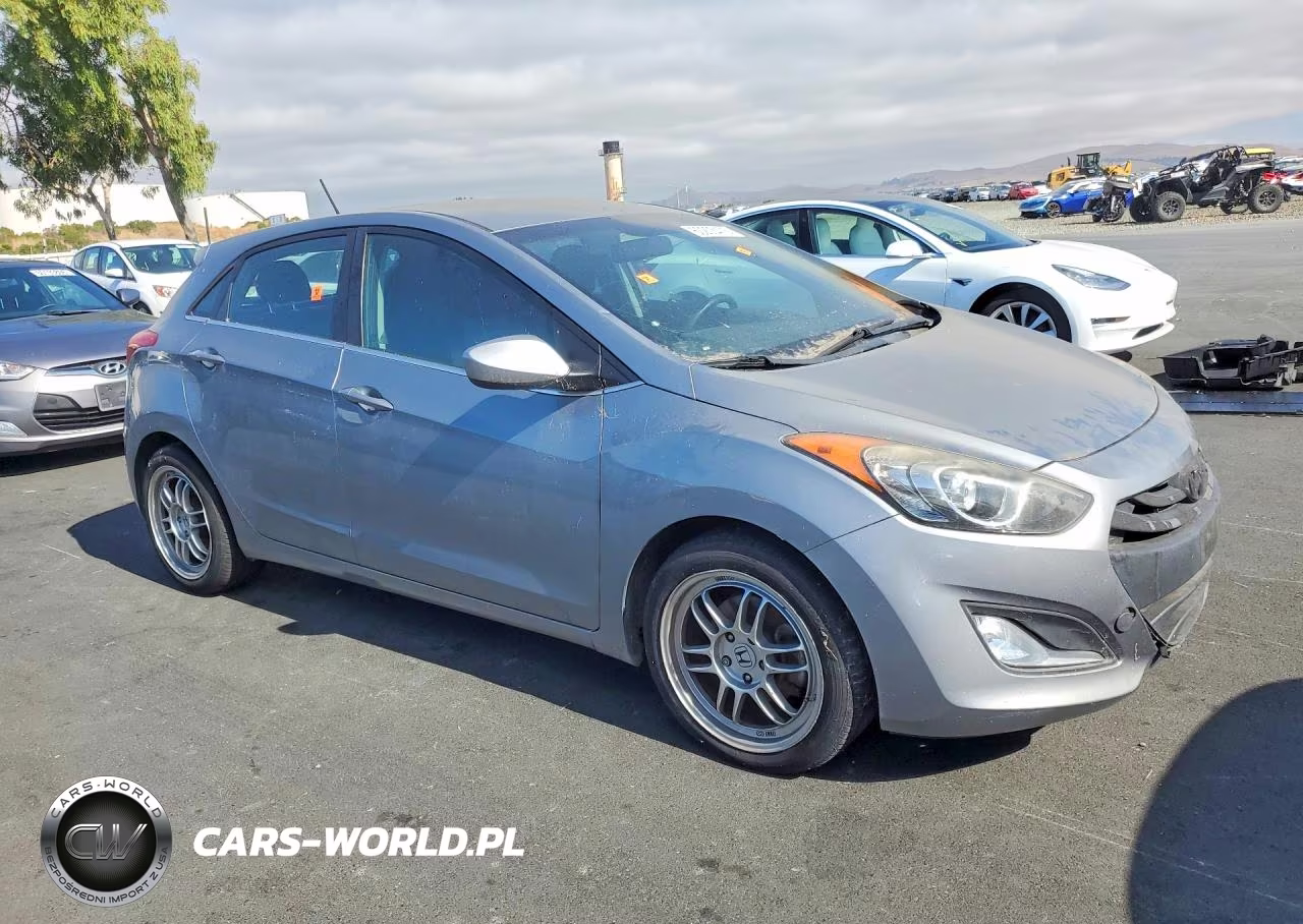 2014 Hyundai Elantra Gt Base VIN:KMHD35LH6EU193922 - 4