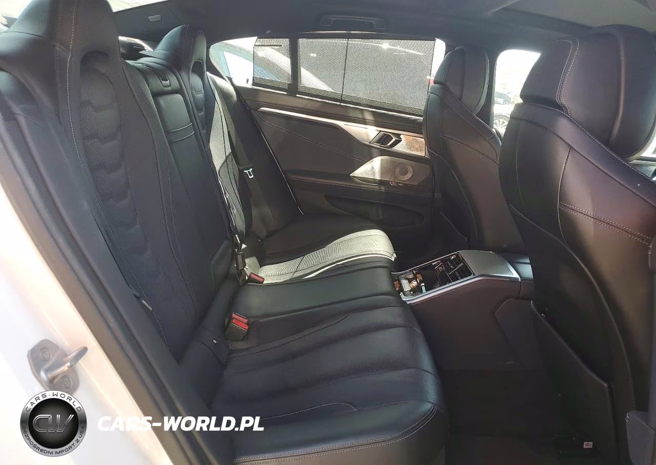 2020 BMW M850Xi VIN:WBAGV8C0XLBP48612 - 10