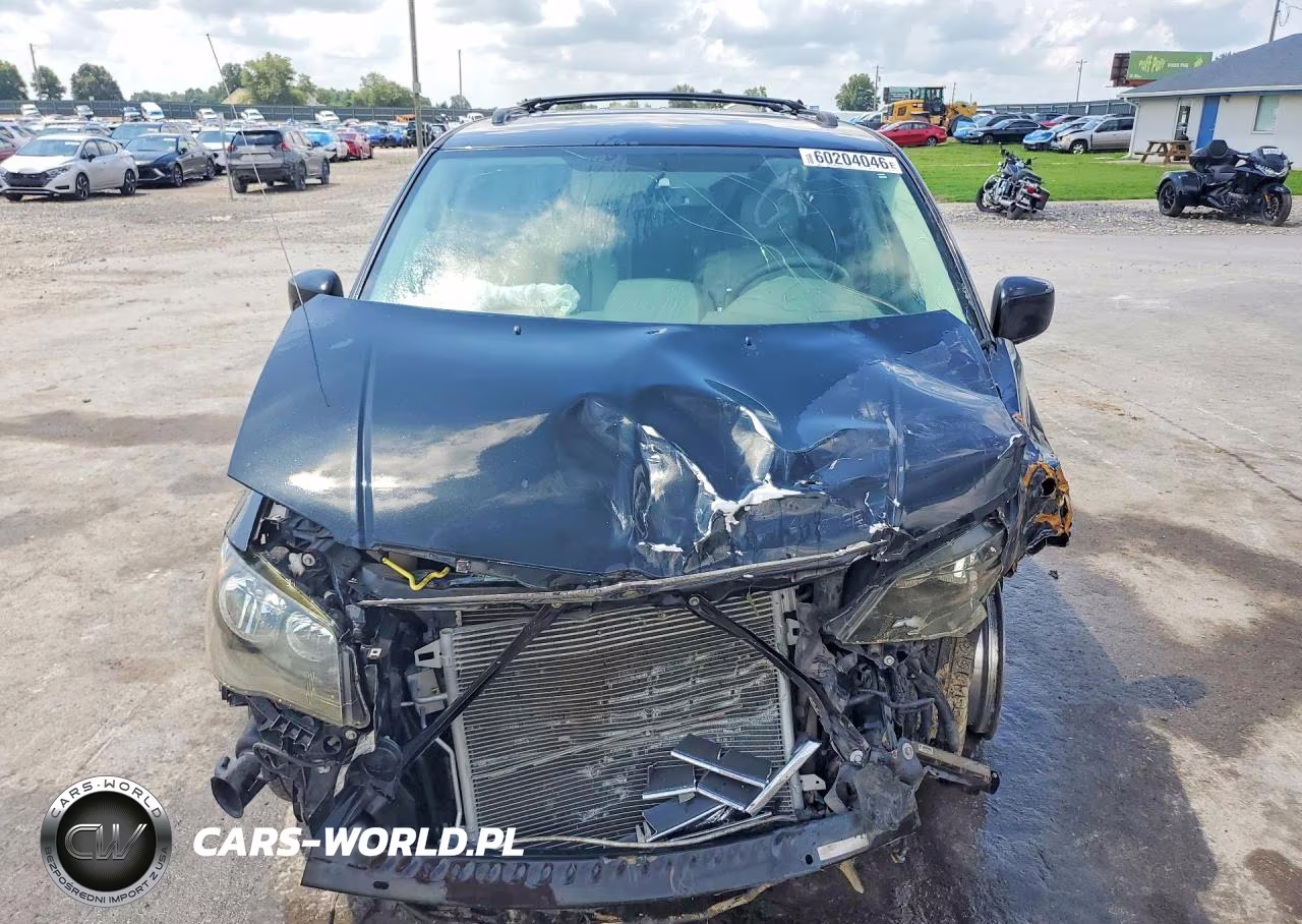 2008 Chrysler Town & Country Touring VIN:2A8HR54P28R768277 - 5