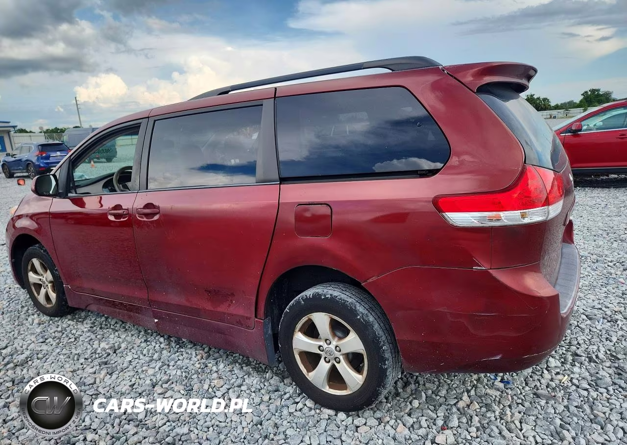 2014 Toyota Sienna Le VIN:5TDKK3DCXES486104 - 2