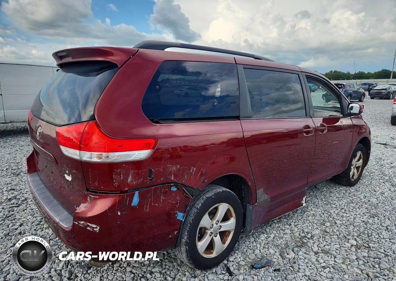 2014 Toyota Sienna Le VIN:5TDKK3DCXES486104 - 3