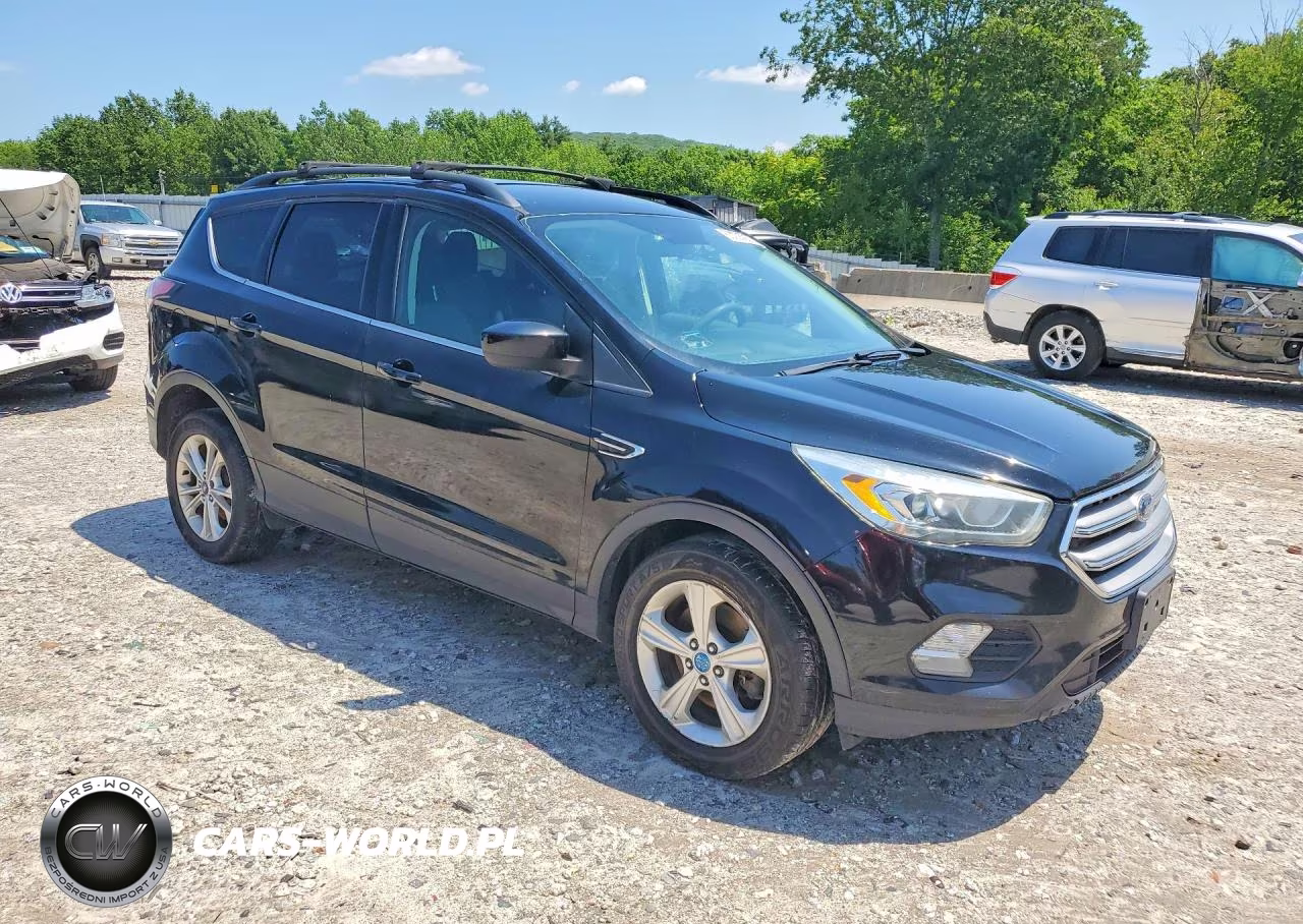 2017 Ford Escape Se VIN:1FMCU9GD0HUB05720 - 4