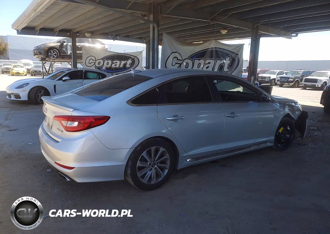 2015 Hyundai Sonata Sport VIN:5NPE34AF1FH102975 - 3