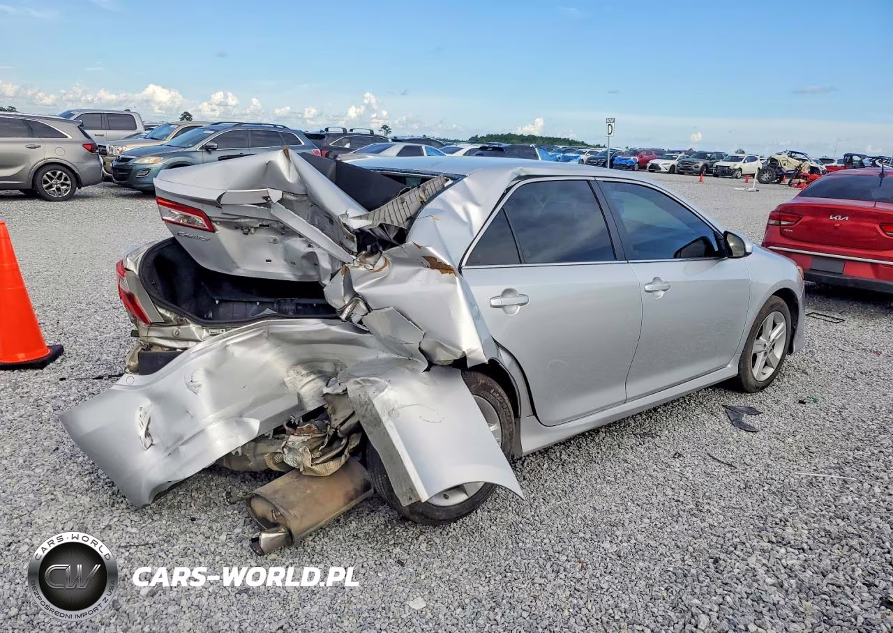 2014 Toyota Camry Se VIN:4T1BF1FK8EU437634 - 3