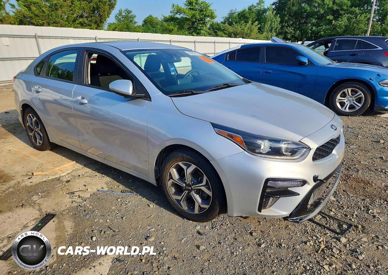 2019 Kia Forte Lxs VIN:3KPF24AD0KE104804 - 4