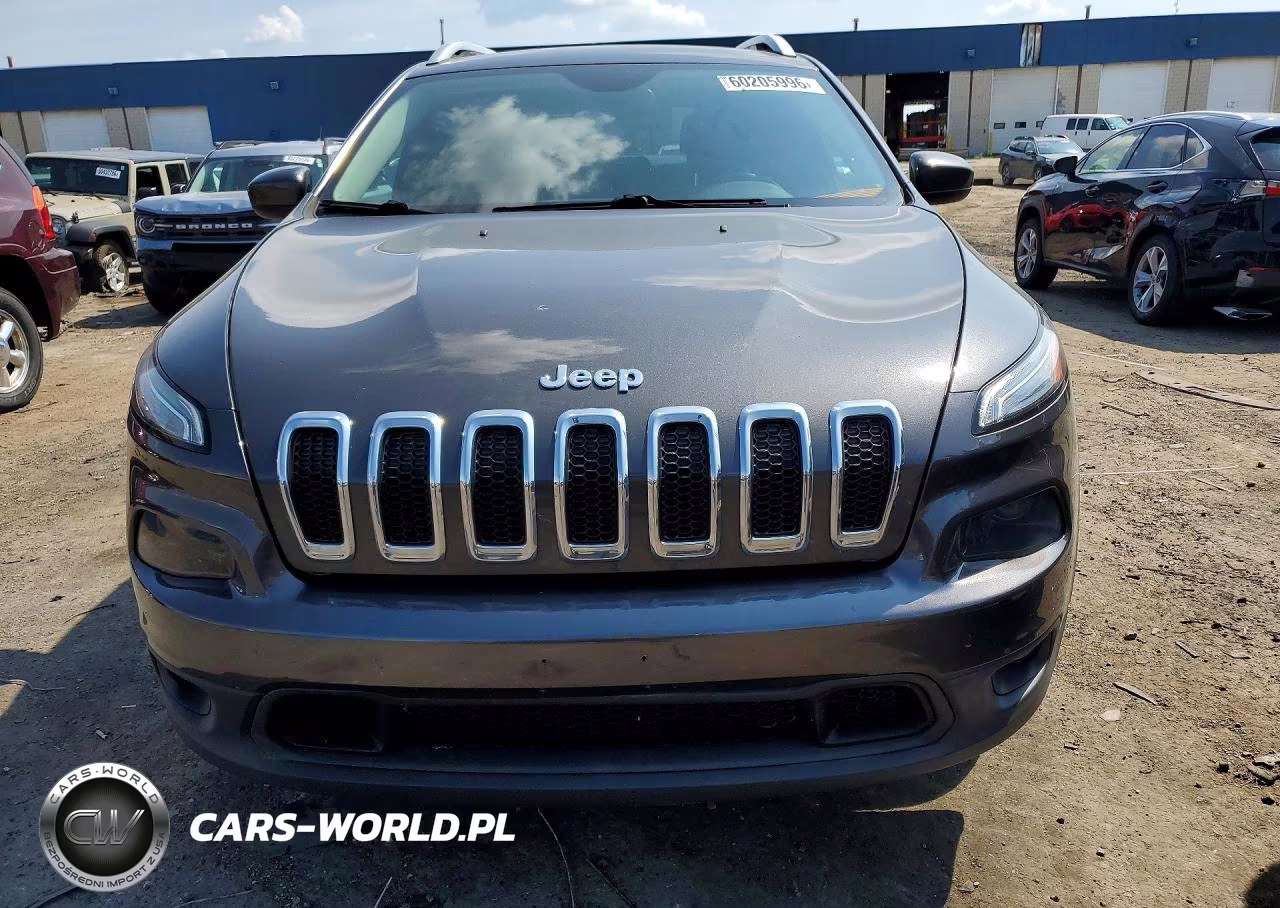 2016 Jeep Cherokee Latitude VIN:1C4PJMCB8GW306452 - 5