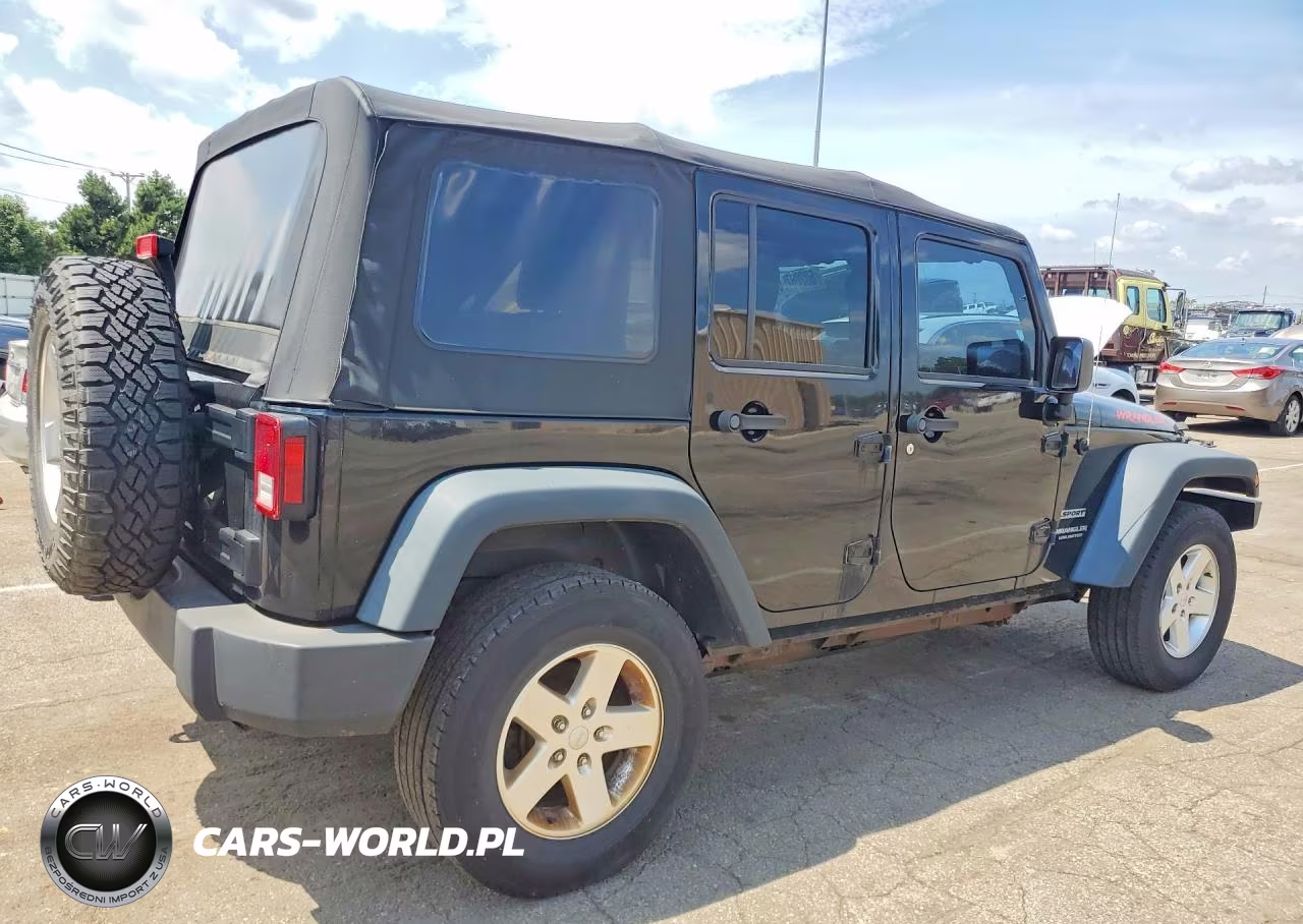 2014 Jeep Wrangler Unlimited Sport VIN:1C4BJWDG9EL329091 - 3