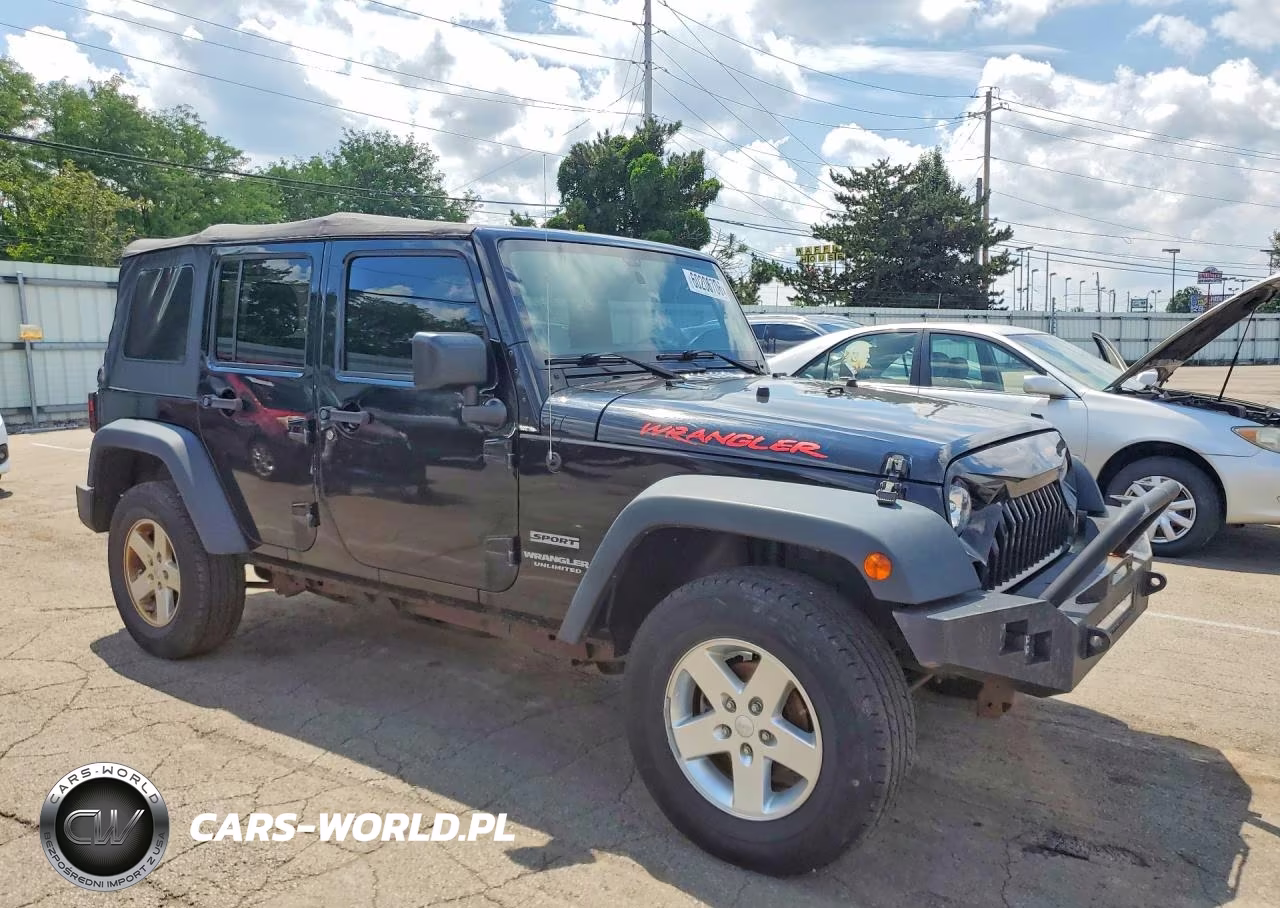 2014 Jeep Wrangler Unlimited Sport VIN:1C4BJWDG9EL329091 - 4