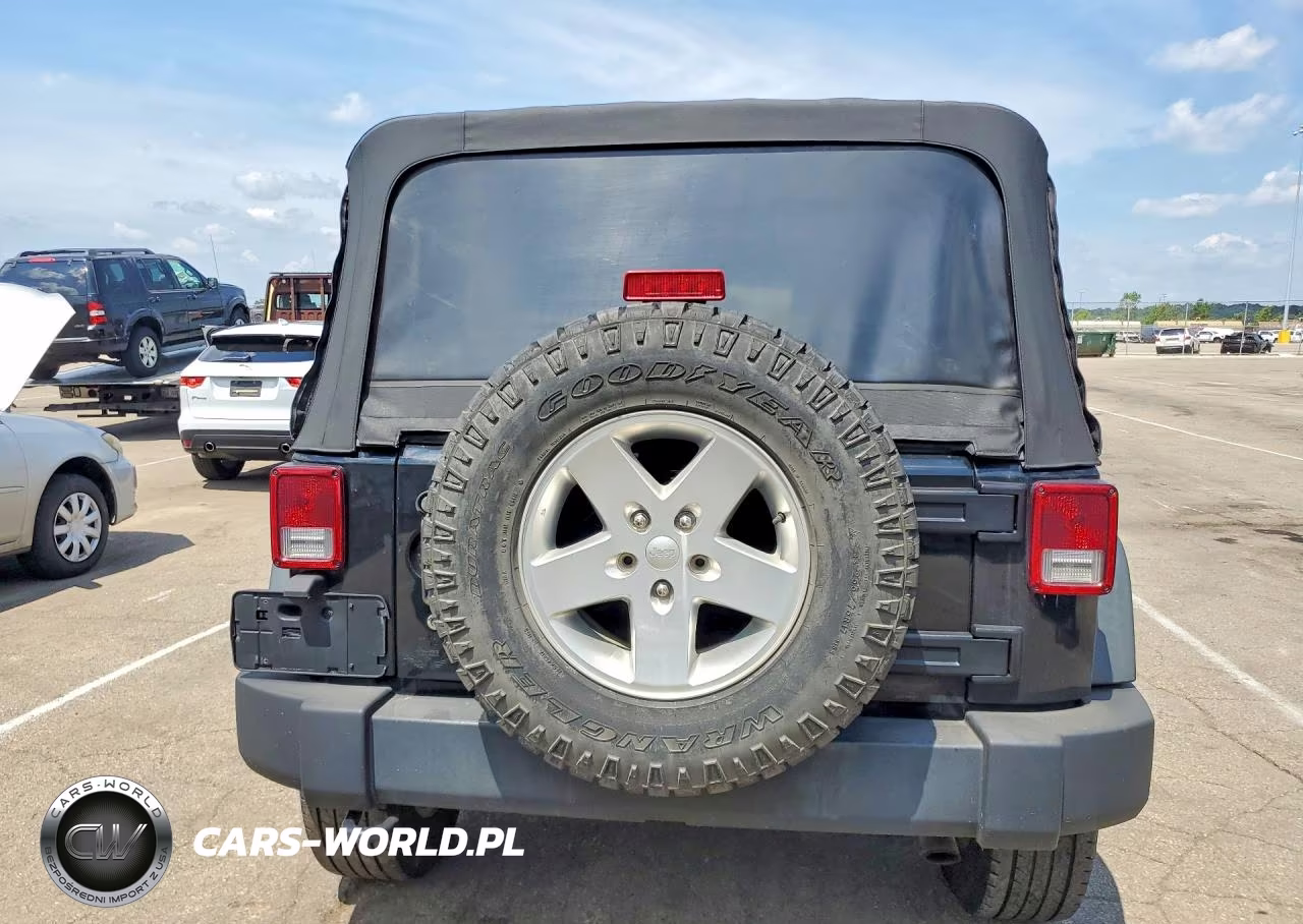 2014 Jeep Wrangler Unlimited Sport VIN:1C4BJWDG9EL329091 - 6
