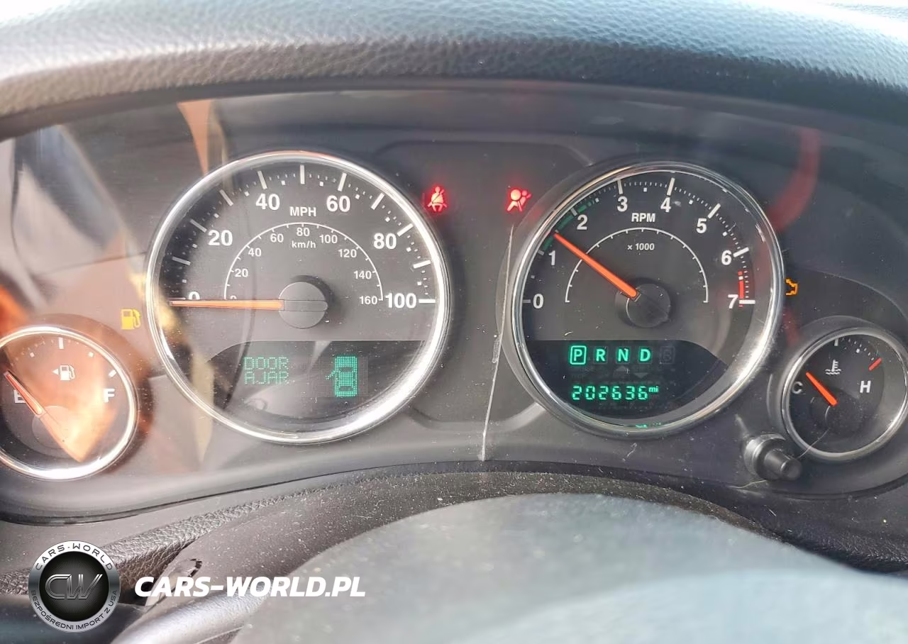 2014 Jeep Wrangler Unlimited Sport VIN:1C4BJWDG9EL329091 - 9