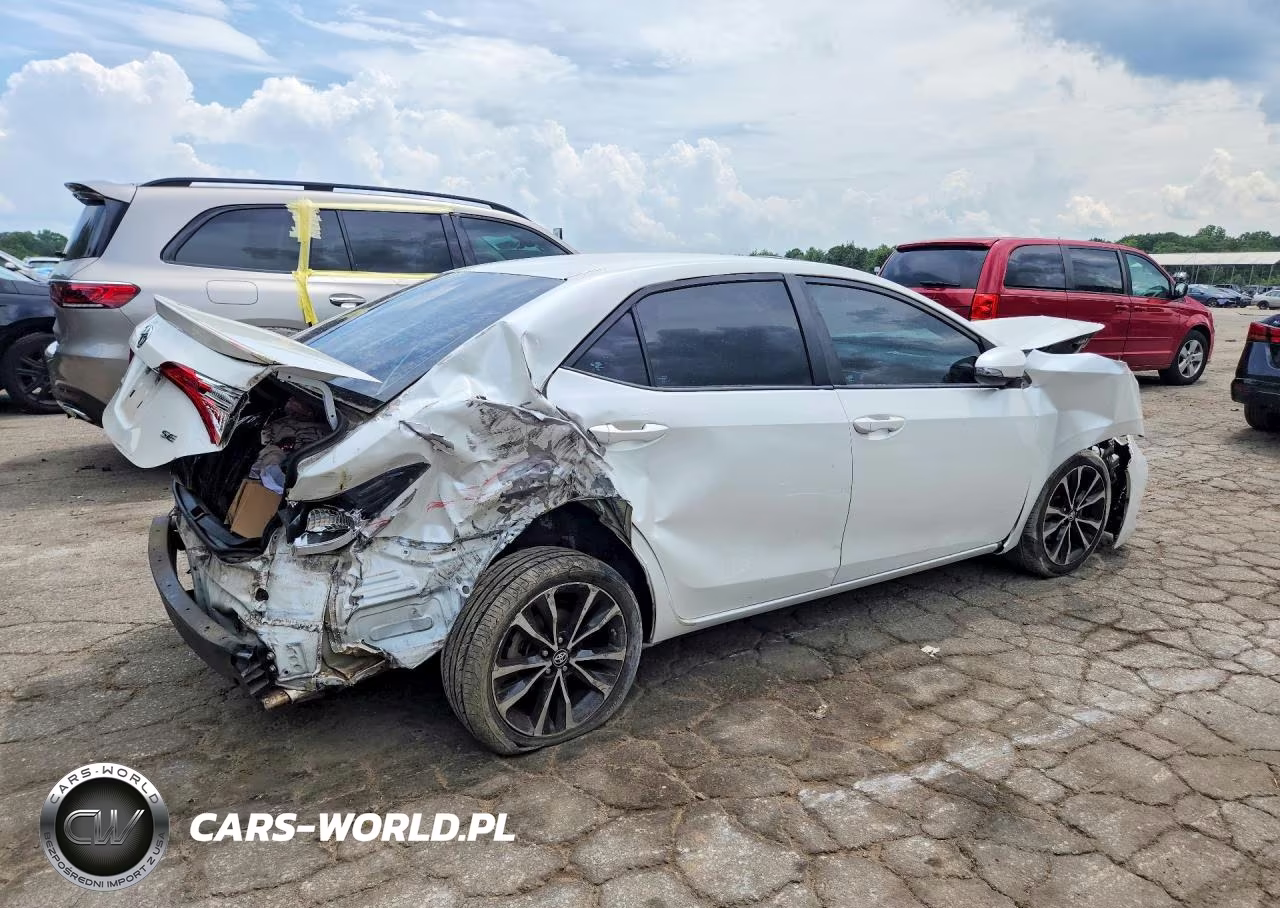 2017 Toyota Corolla Se VIN:5YFBURHE2HP687887 - 3