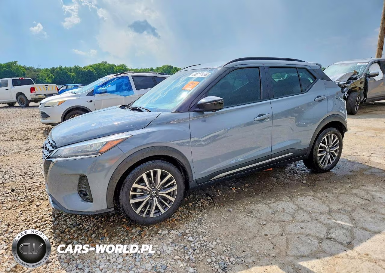 2021 Nissan Kicks Sr