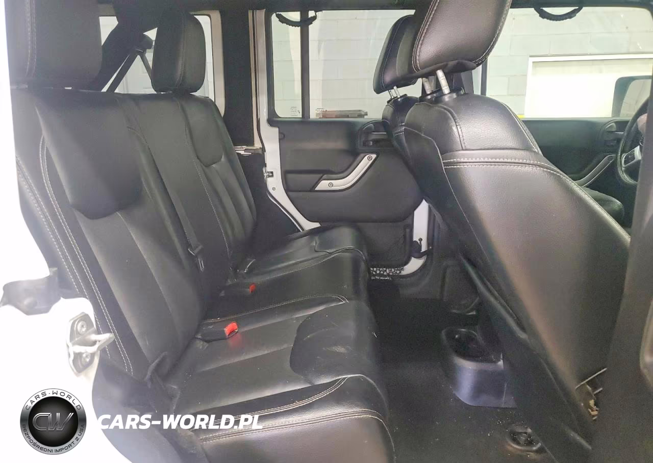 2015 Jeep Wrangler Unlimited Rubicon VIN:1C4BJWFG5FL769825 - 11