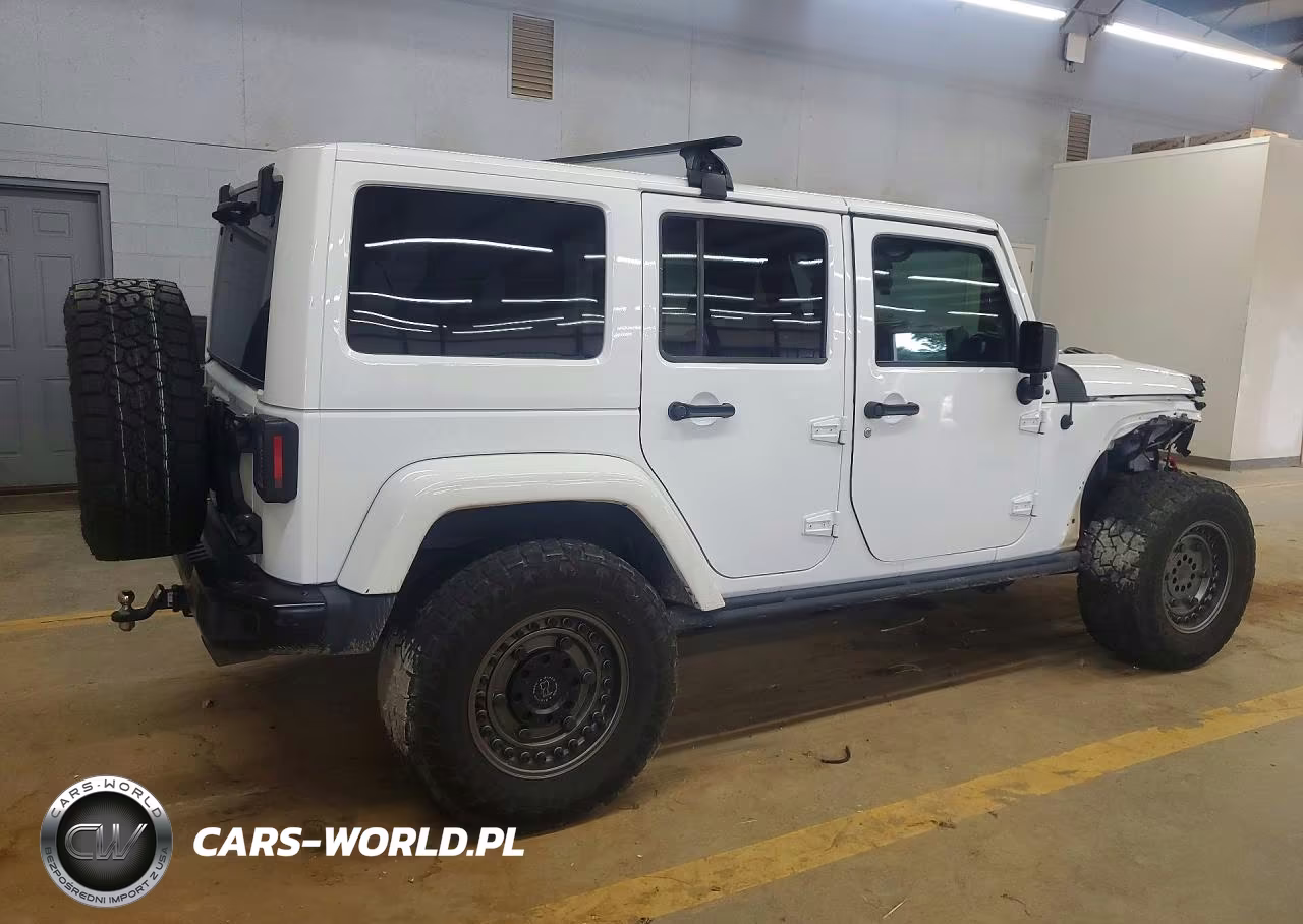 2015 Jeep Wrangler Unlimited Rubicon VIN:1C4BJWFG5FL769825 - 3