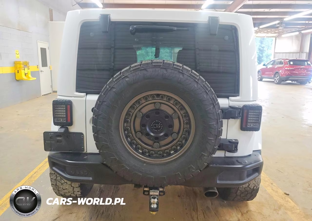 2015 Jeep Wrangler Unlimited Rubicon VIN:1C4BJWFG5FL769825 - 6