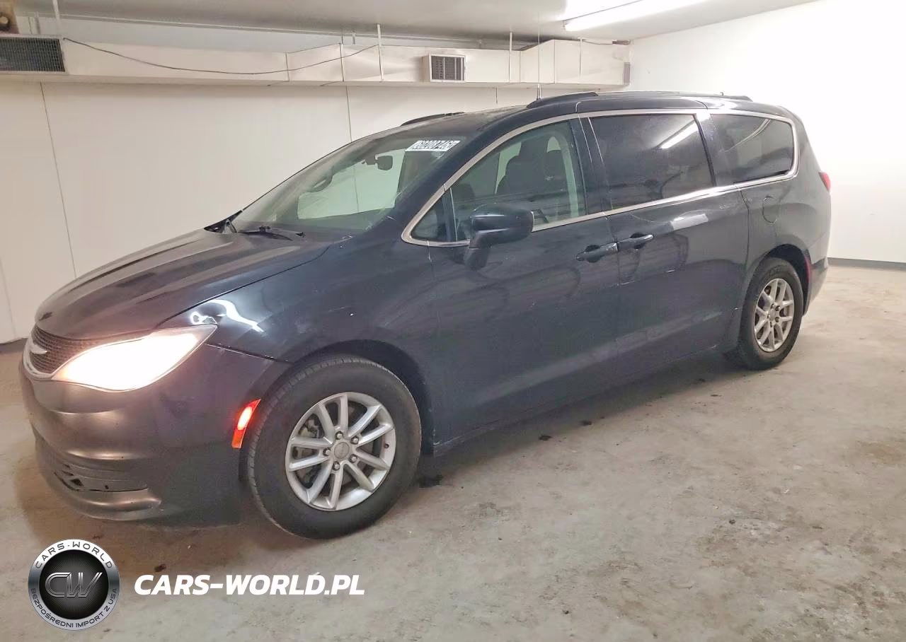 2020 Chrysler Voyager Lxi – zdjęcie 1 z 13