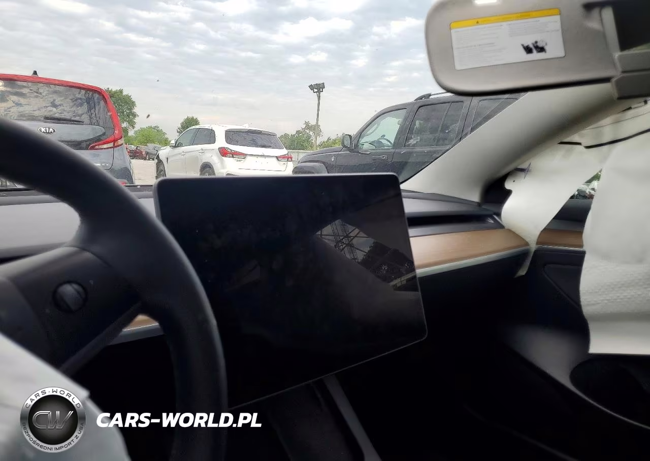 2023 Tesla Model 3 VIN:5YJ3E1EB7PF605370 - 9