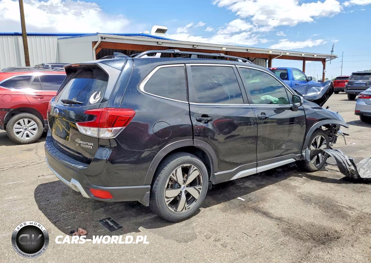 2020 Subaru Forester Touring VIN:JF2SKAXC4LH463131 - 3