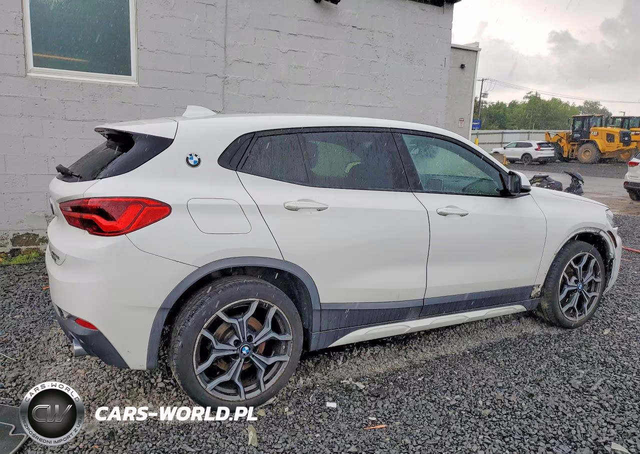 2018 BMW X2 xDrive28I VIN:WBXYJ5C30JEF74997 - 3