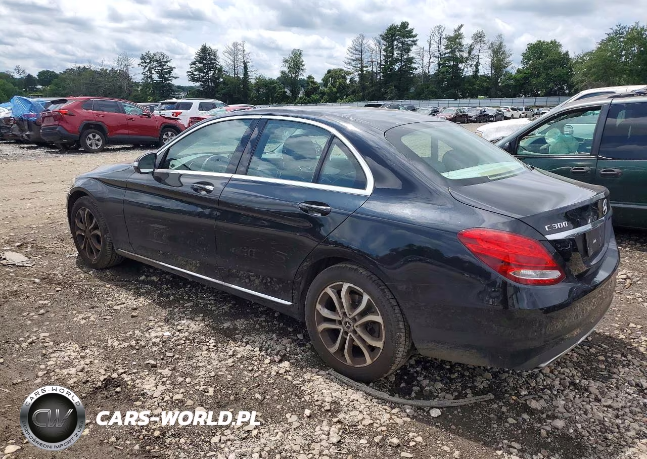 2015 Mercedes-Benz C 300 4Matic VIN:55SWF4KB2FU067318 - 2