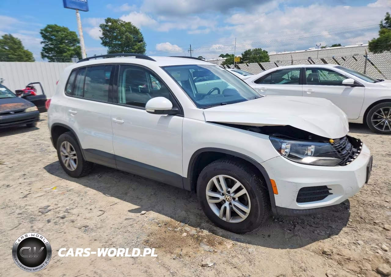 2017 Volkswagen Tiguan S VIN:WVGBV7AX2HK000267 - 4