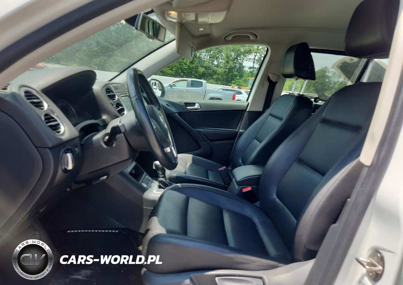 2017 Volkswagen Tiguan S VIN:WVGBV7AX2HK000267 - 7