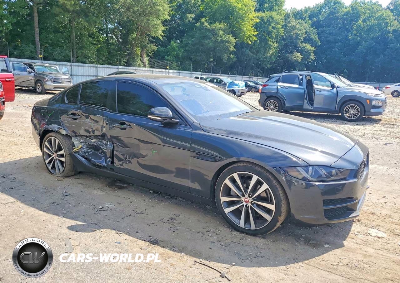 2017 Jaguar Xe Prestige VIN:SAJAE4BG9HA963719 - 4