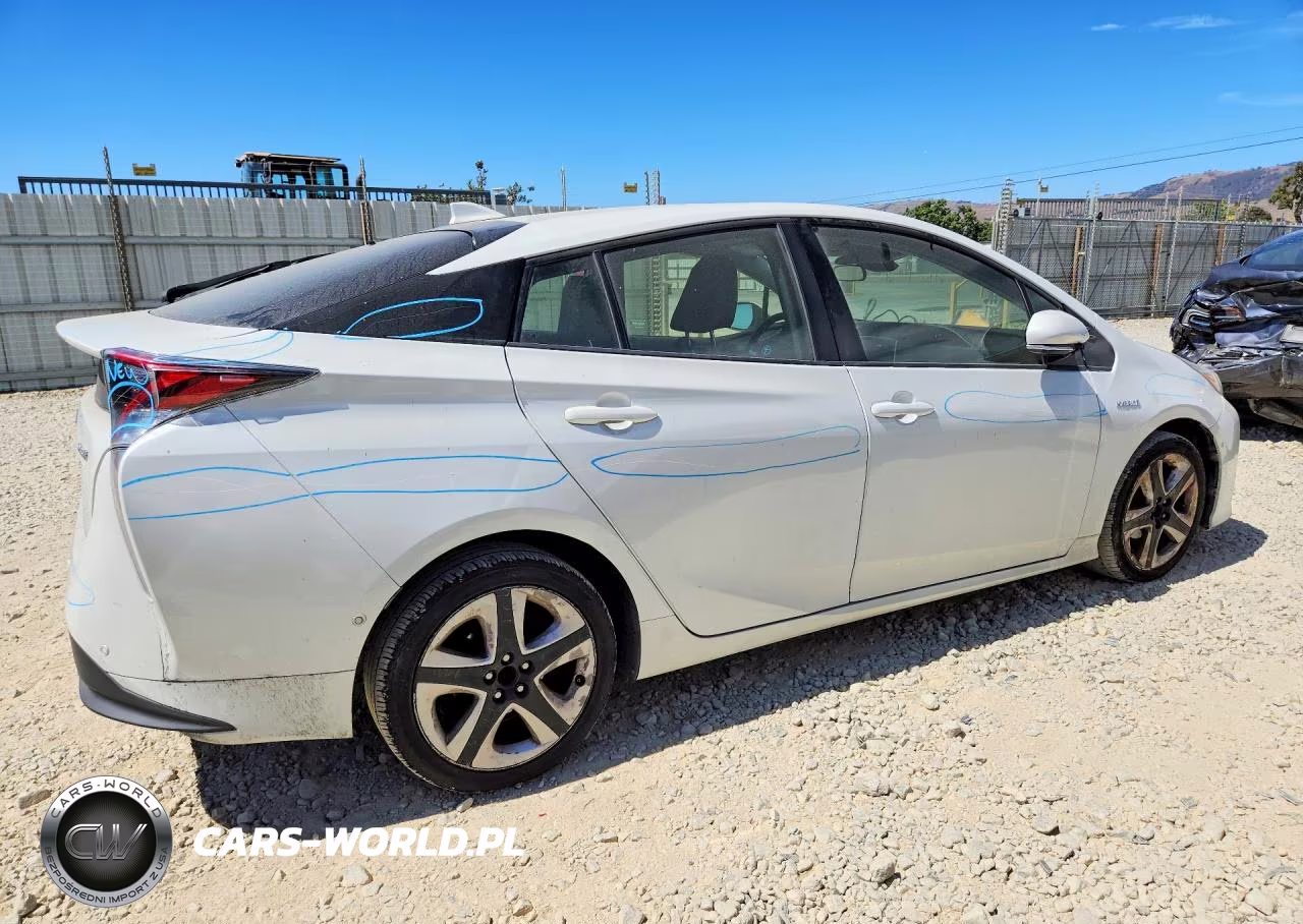 2017 Toyota Prius Three Touring VIN:JTDKARFU0H3048631 - 3